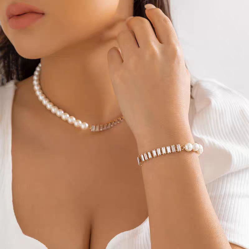 Elegant Pearl Embrace Bracelet