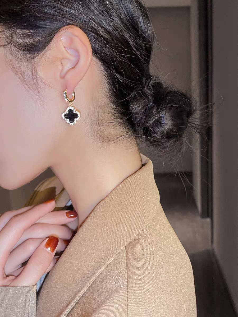 Exquisite Clover Noir Drop Earrings